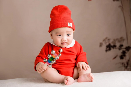 无锡宝宝几个月戴银手镯好 无锡宝宝几个月戴银手镯好